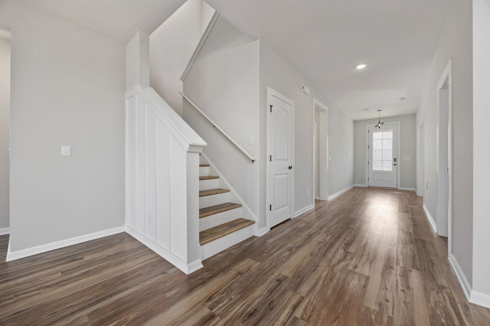 209 Angel Wing Dr. Photo 6