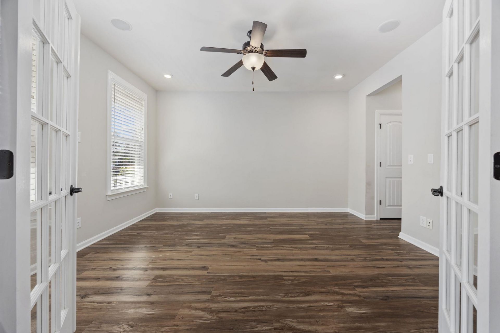 209 Angel Wing Dr. Photo 7
