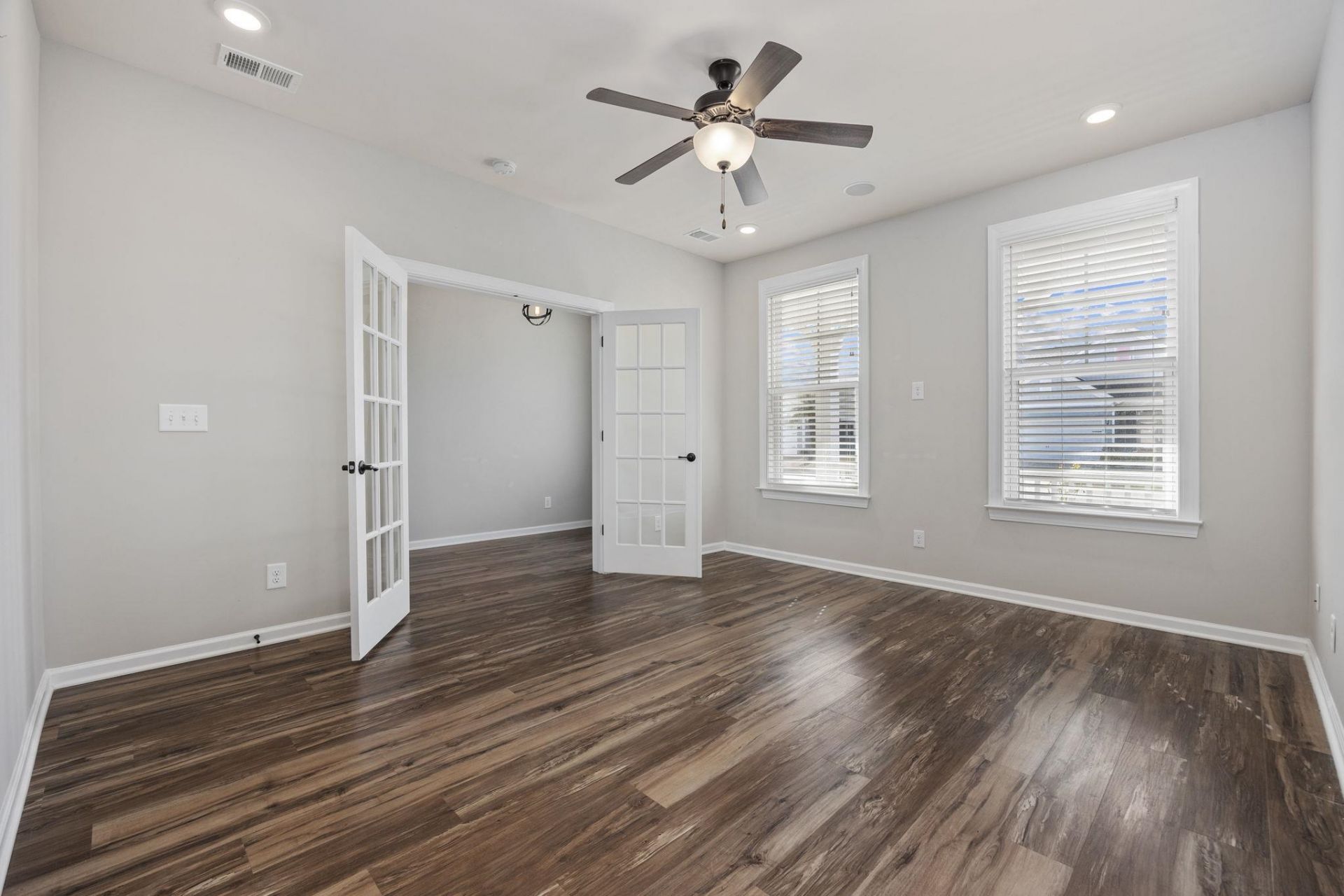 209 Angel Wing Dr. Photo 8