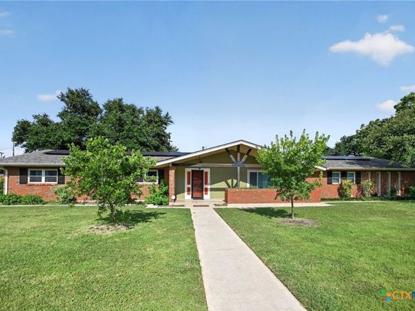 2210 N East Street , Belton, TX 76513