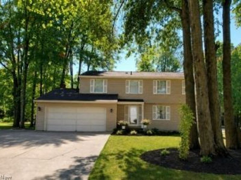 8900 Briarbrook Drive NE, Warren, OH 44484 Photo 1