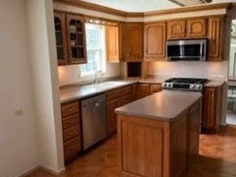 8900 Briarbrook Drive NE, Warren, OH 44484 Photo 3