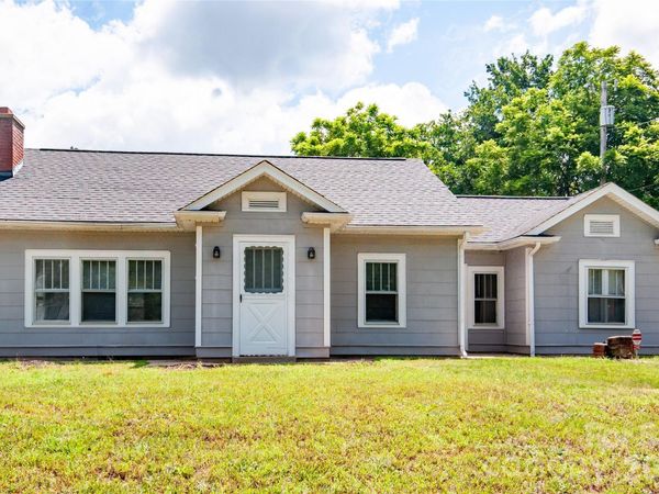 2505 Shelton Avenue , Statesville, NC 28677
