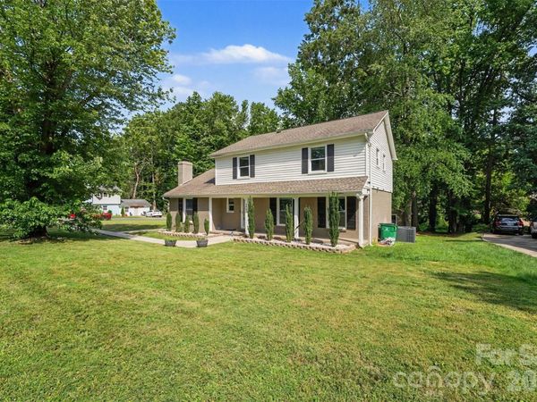 5901 Idlebrook Drive, Charlotte, NC 28212