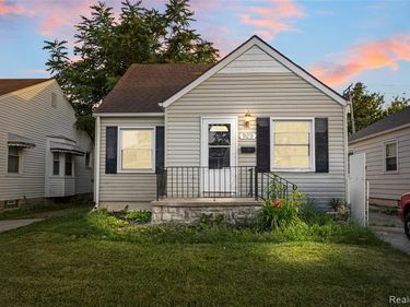929 White Avenue, Lincoln Park, MI 48146