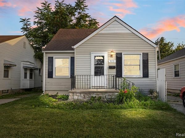 929 White Avenue, Lincoln Park, MI 48146