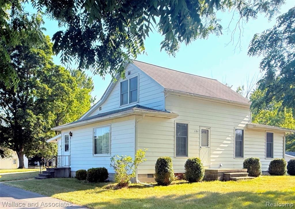 131 W Sanborn Avenue, Croswell, MI 48422 Main Photo