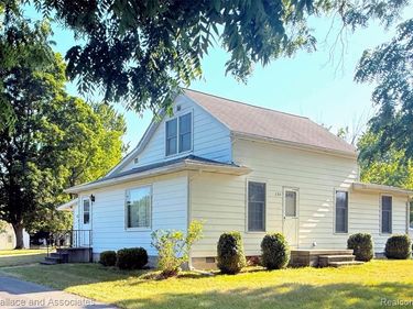 131 W Sanborn Avenue, Croswell, MI 48422