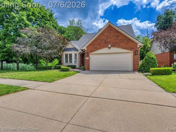 57558 Suffield Drive, Washington Twp, MI 48094