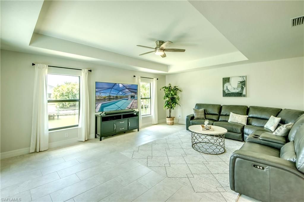 2104 SW 28th Ln , Cape Coral, FL 33914 Photo