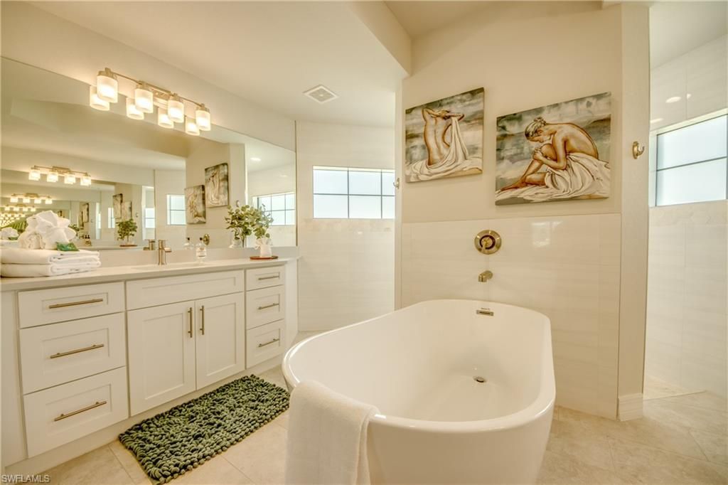 2104 SW 28th Ln , Cape Coral, FL 33914 Photo