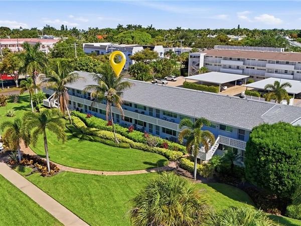421 12th AVE S, Unit A4, NAPLES, FL 34102