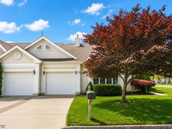 30 Severn Way, Monroe, NJ 08831