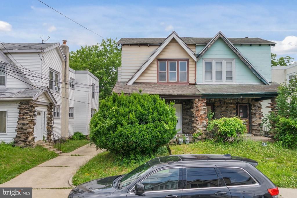 11 OAKLEY ROAD, UPPER DARBY, PA 19082