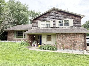 1905 Gatesborough Circle, Murray, KY 42071