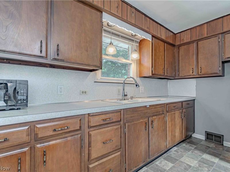 188 Saratoga Avenue NW, Canton, OH 44708 Photo 12