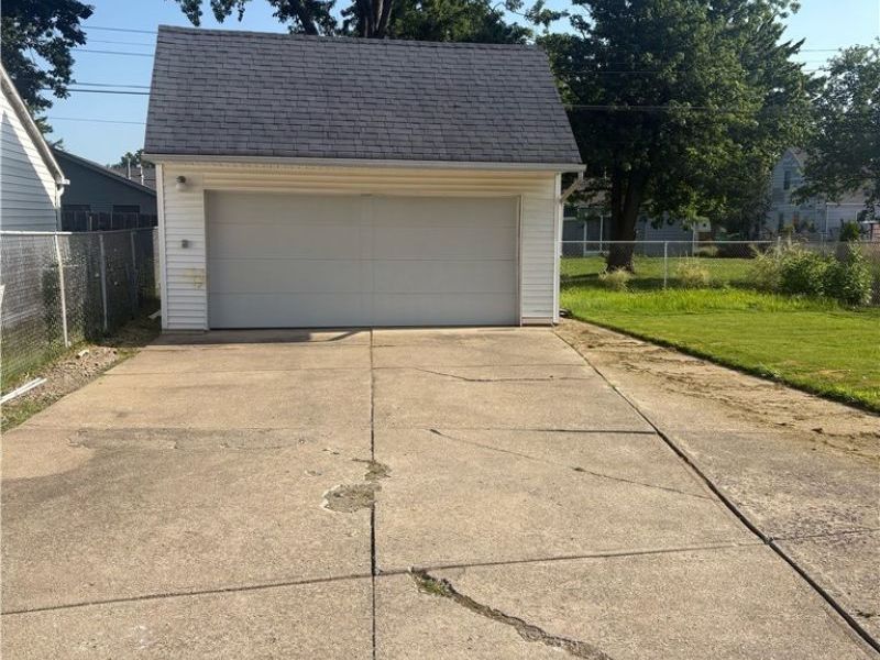 246 Hilliard Road, Elyria, OH 44035 Photo 48