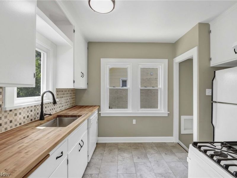 4213 W 223rd Street, Fairview Park, OH 44126 Photo 22