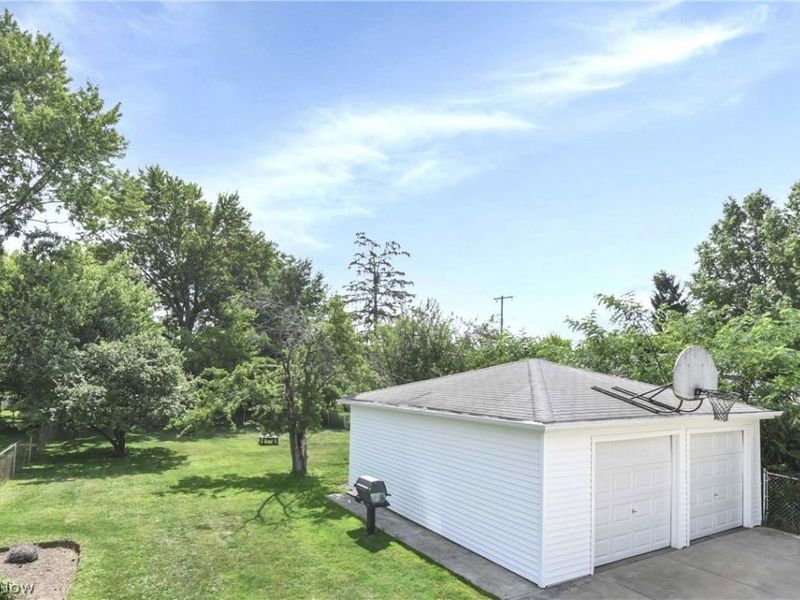 4213 W 223rd Street, Fairview Park, OH 44126 Photo 39