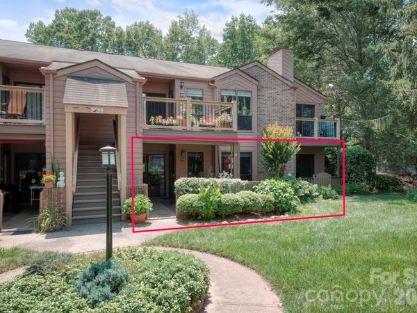 43 Ravencroft Lane, Unit F-43 & Gar, Asheville, NC 28803