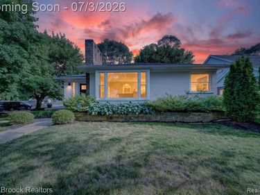 1124 E Windemere Avenue, Royal Oak, MI 48073