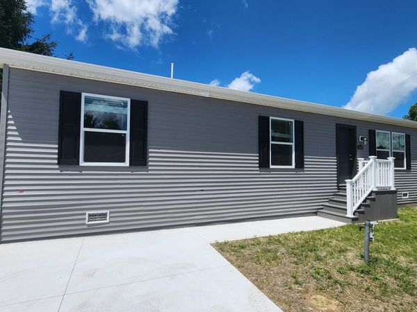 4662 Circle Inn Drive, Unit 17, Shelbyville, MI 49344