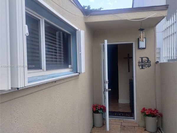 7005 W 15th Ave , Hialeah, FL 33014