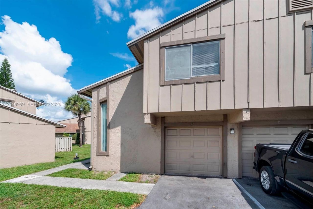 2201 NW 56th Ave, Unit 4-A, Lauderhill, FL 33313 Photo
