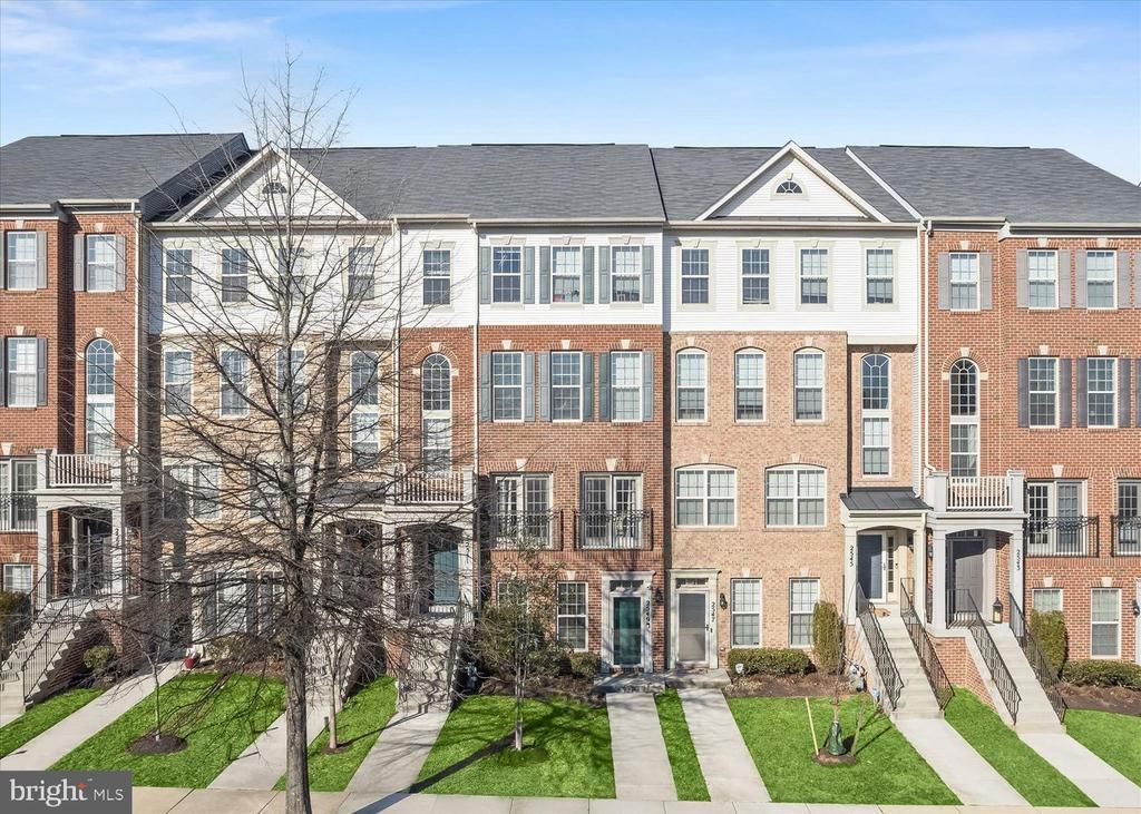 2643 CAMPUS WAY N , GLENARDEN, MD 20706