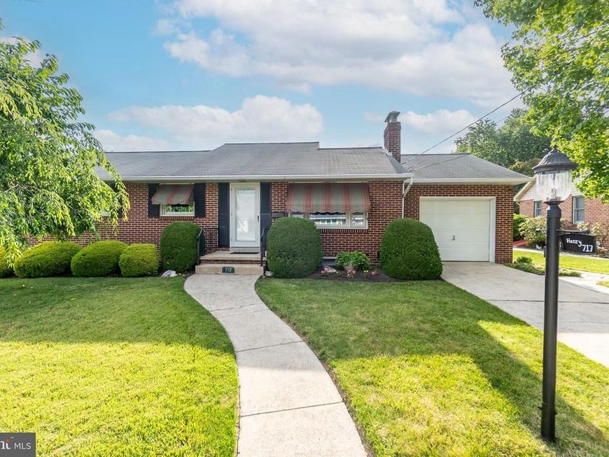 717 Mccosh Street, Hanover, PA 17331 Main Photo