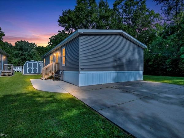 285 Westwoods , Amherst, OH 44001