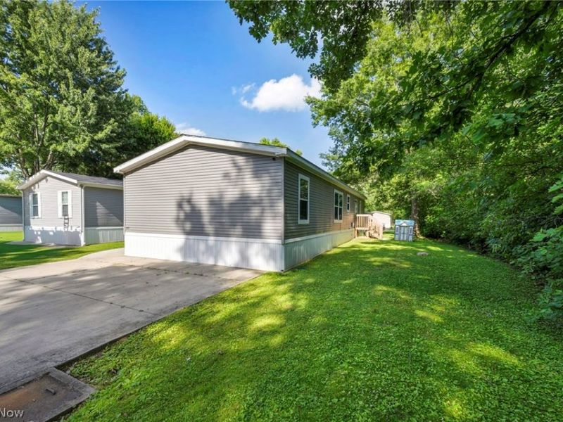 285 Westwoods, Amherst, OH 44001 Photo 33