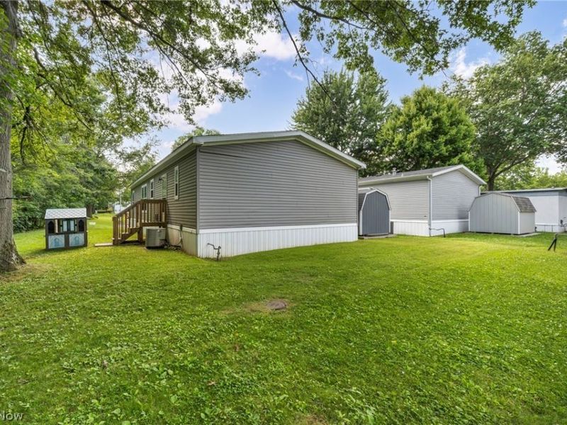 285 Westwoods, Amherst, OH 44001 Photo 34