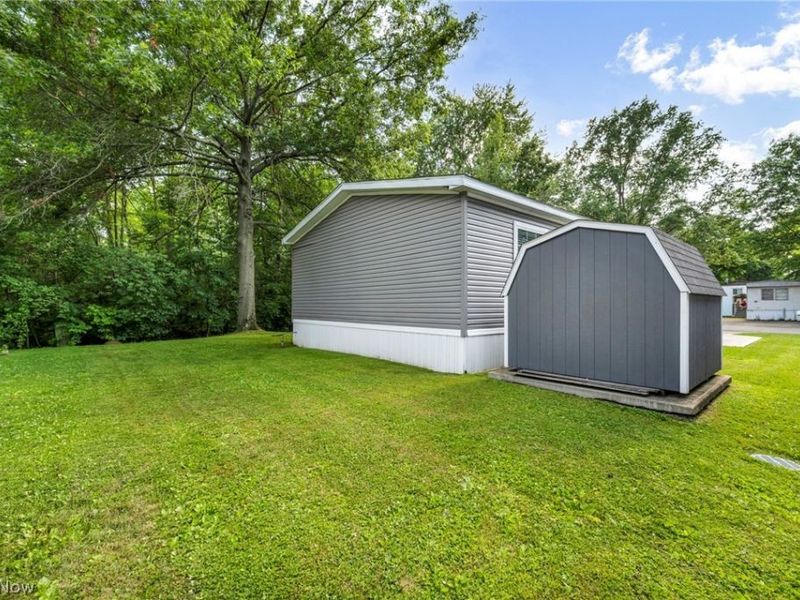 285 Westwoods, Amherst, OH 44001 Photo 36