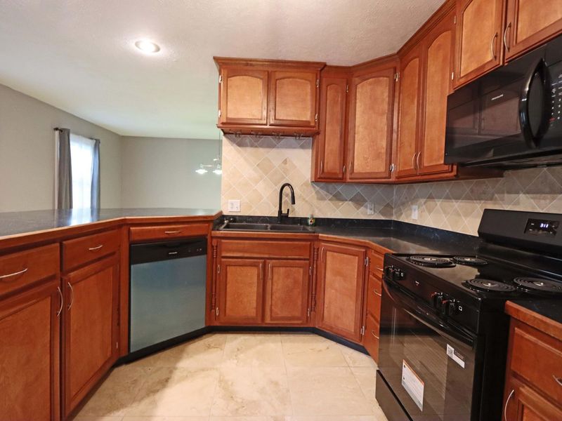 34 Graham Avenue , London, OH 43140 Photo 10