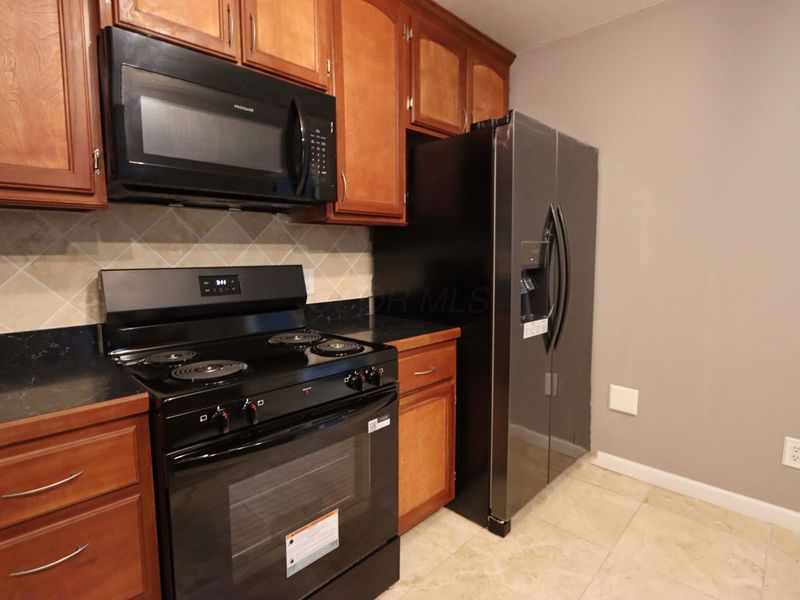 34 Graham Avenue , London, OH 43140 Photo 11
