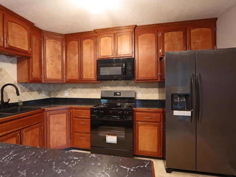 34 Graham Avenue , London, OH 43140 Photo 12