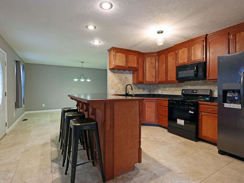 34 Graham Avenue , London, OH 43140 Photo 8