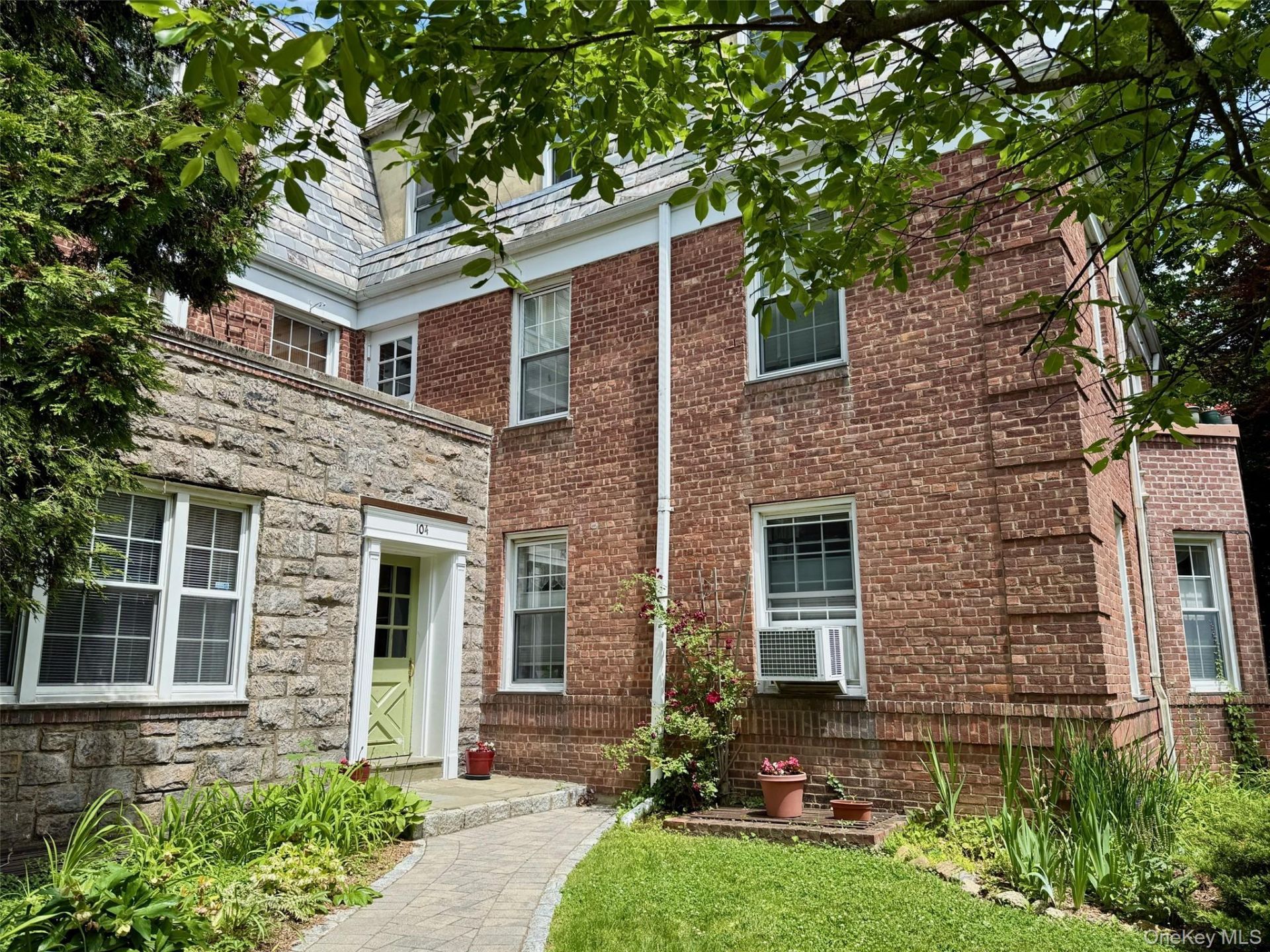 104 Pinewood Rd , Unit 3C, Hartsdale, NY 10530 Main Photo