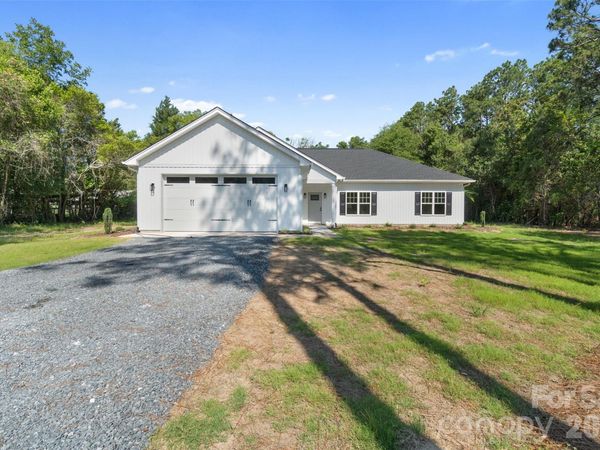 120 N Grape Street , Pinebluff, NC 28373