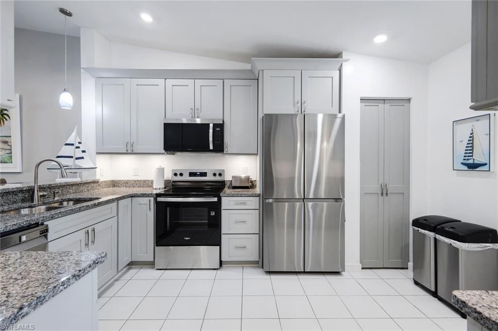 810 New Waterford Dr , Unit 203, Naples, FL 34104 Photo