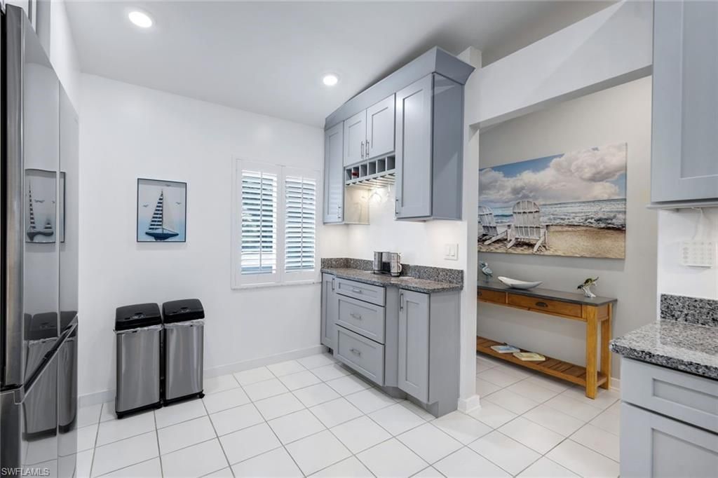 810 New Waterford Dr , Unit 203, Naples, FL 34104 Photo