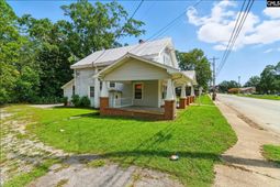 208 N Main  photo 4