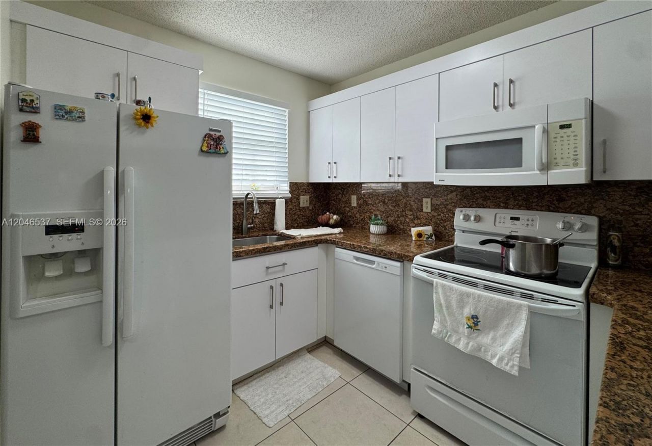 2365 W 74th St, Hialeah, FL 33016 Photo