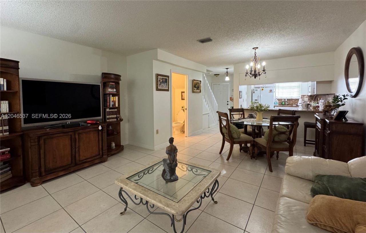 2365 W 74th St, Hialeah, FL 33016 Photo