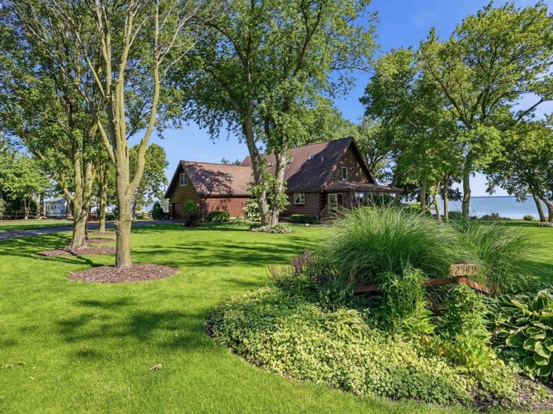 2549 S Knob Hill Road, Marblehead, OH 43440 Photo 1