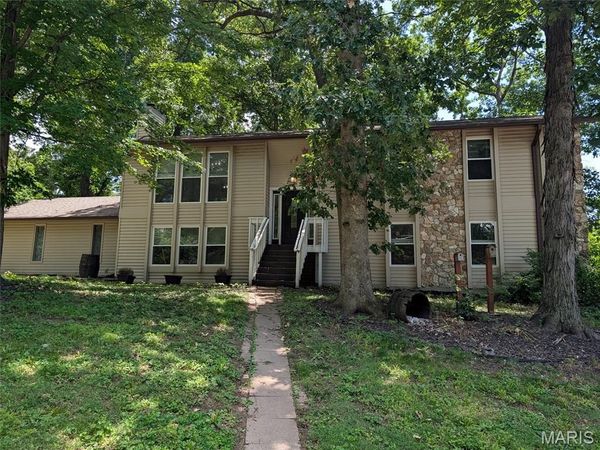 41 Oak Forest Drive , St Charles, MO 63303