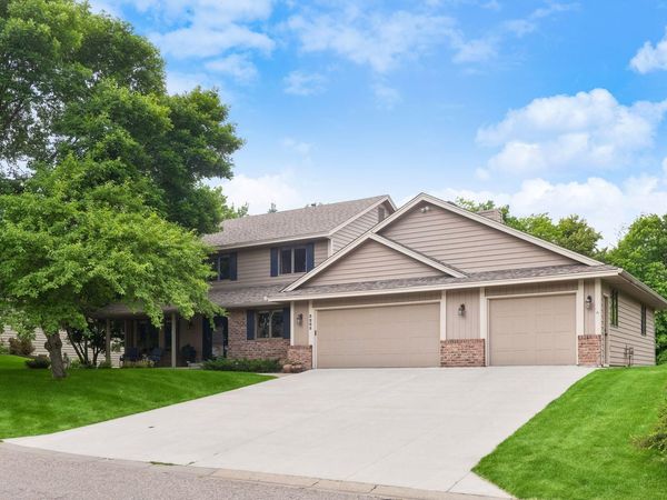 3205 Julian Drive , Chaska, MN 55318