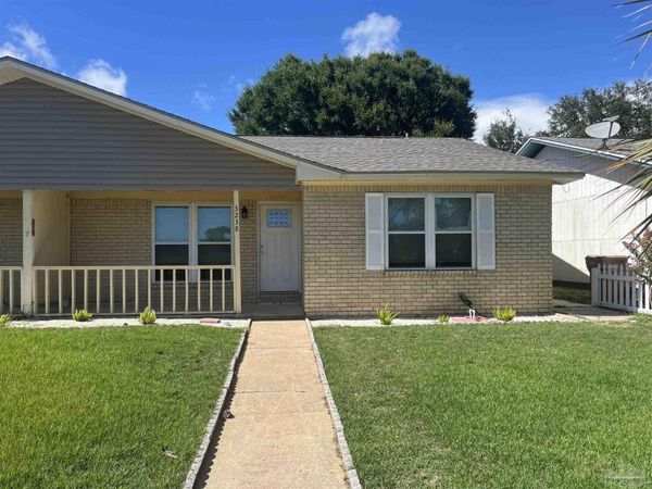 3238 Santa Rosa Dr, Gulf Breeze, FL 32563