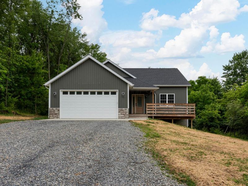 196 N Ridge Heights Drive , Howard, OH 43028 Photo 1
